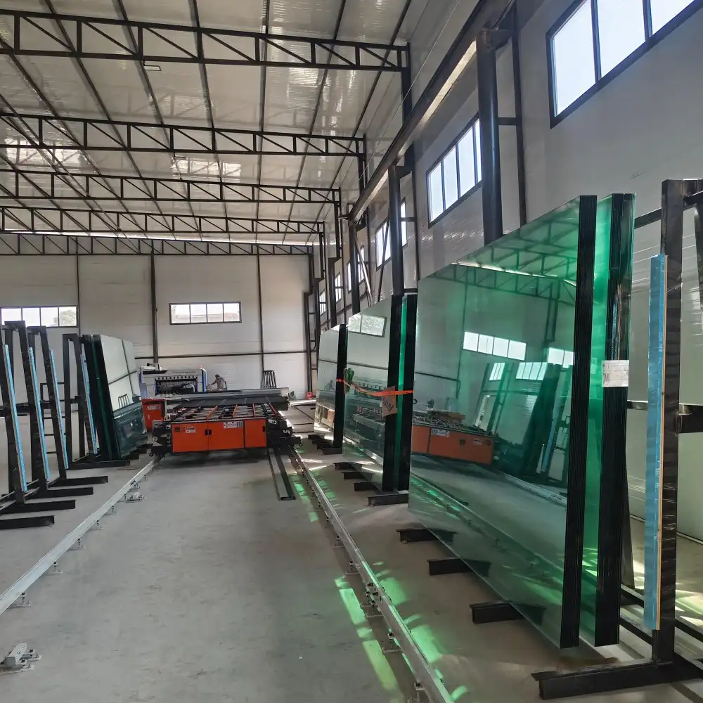 Automatic shaped glass cutting machine