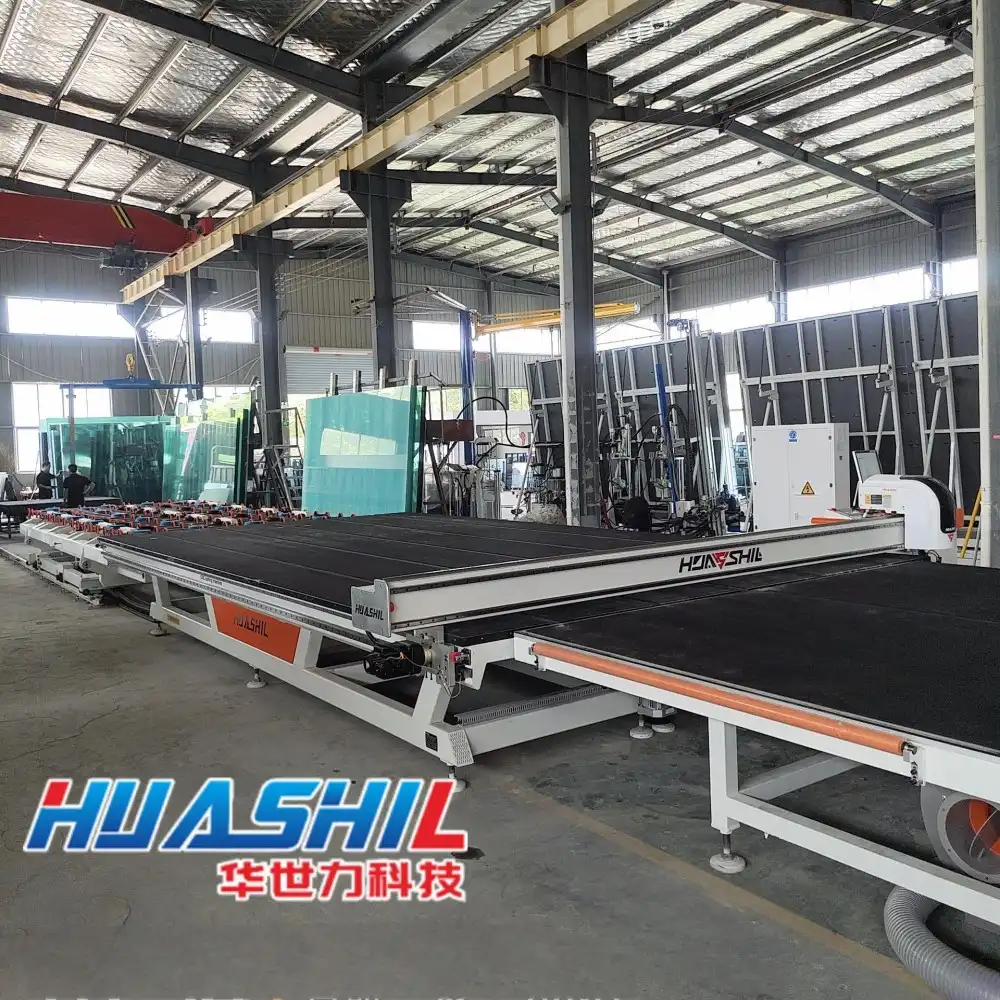 Com es programa i configura una màquina de tall de vidre de baixa emissivitat per obtenir un rendiment òptim?