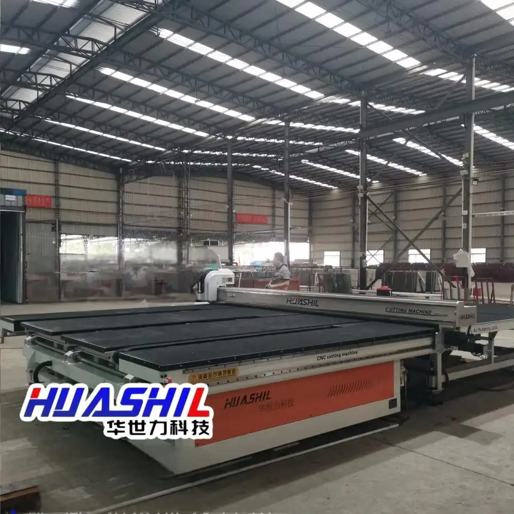 En què es diferencia una màquina de tall profund de vidre d'una màquina de tall estàndard?