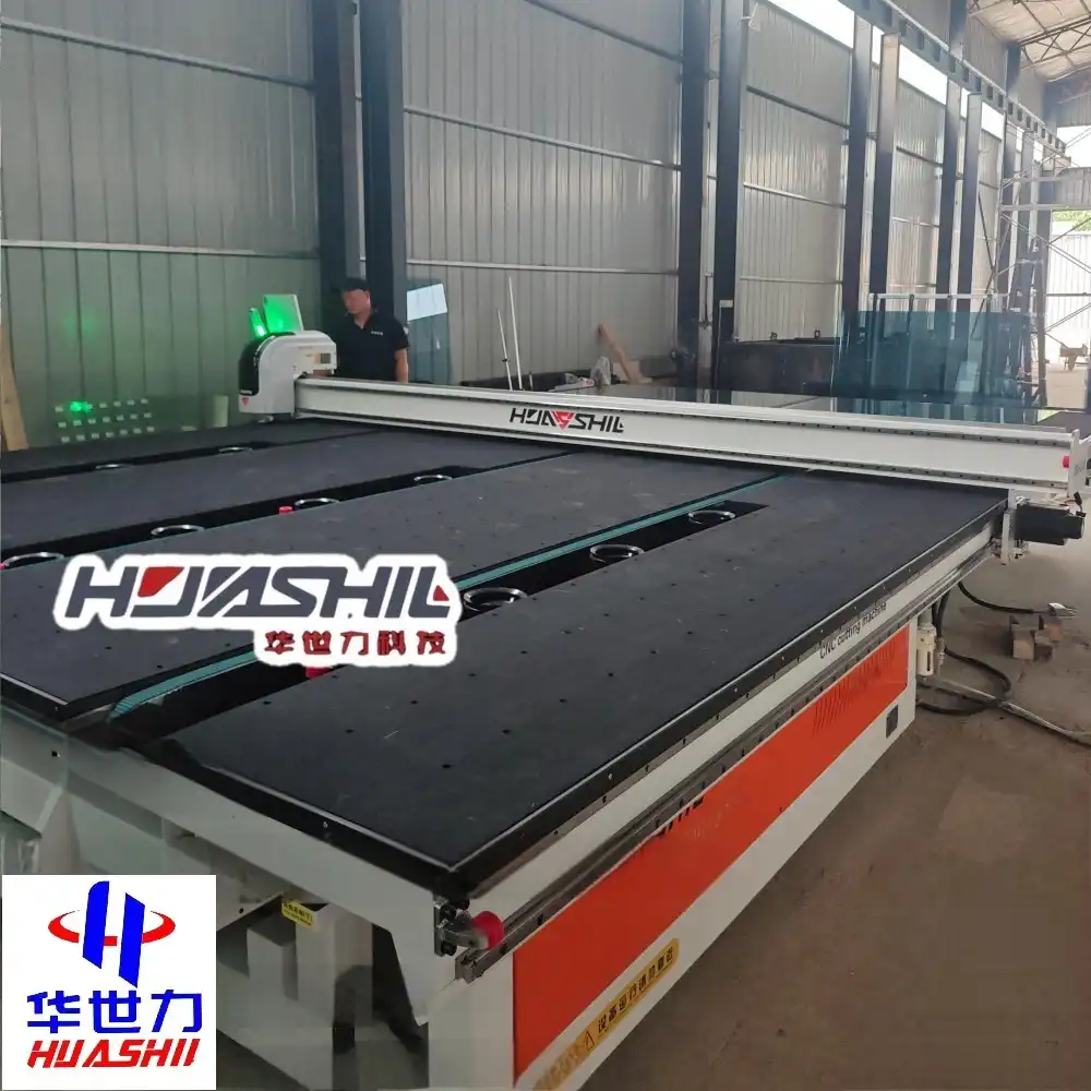 Màquina de tall per a vidre: per raig d'aigua o per fulla de diamant?